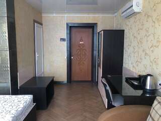 Отель Hotel Nariman Геническ Роскошный четырехместный номер-7